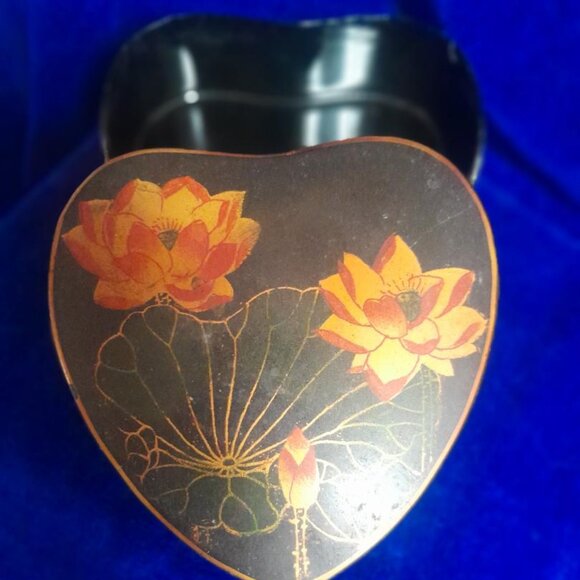 Vintage Flower Trinket Box - Picture 2 of 4